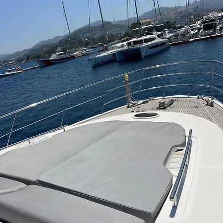 Botel Ekoseyachting *